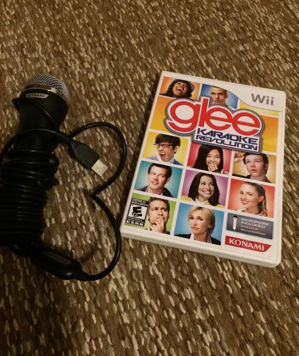 Glee para Wii Karaoke Revolution Jogo de Videogame Wii Usado 18104984