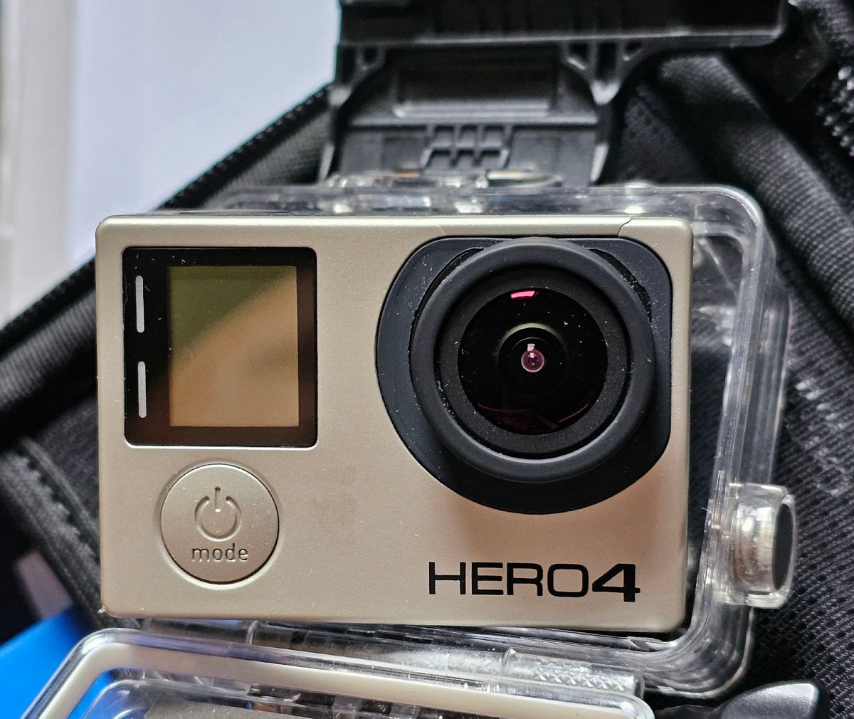 Gopro Hero 4 Black Completa com Estojo e Microfone de Ação | Máquina ...
