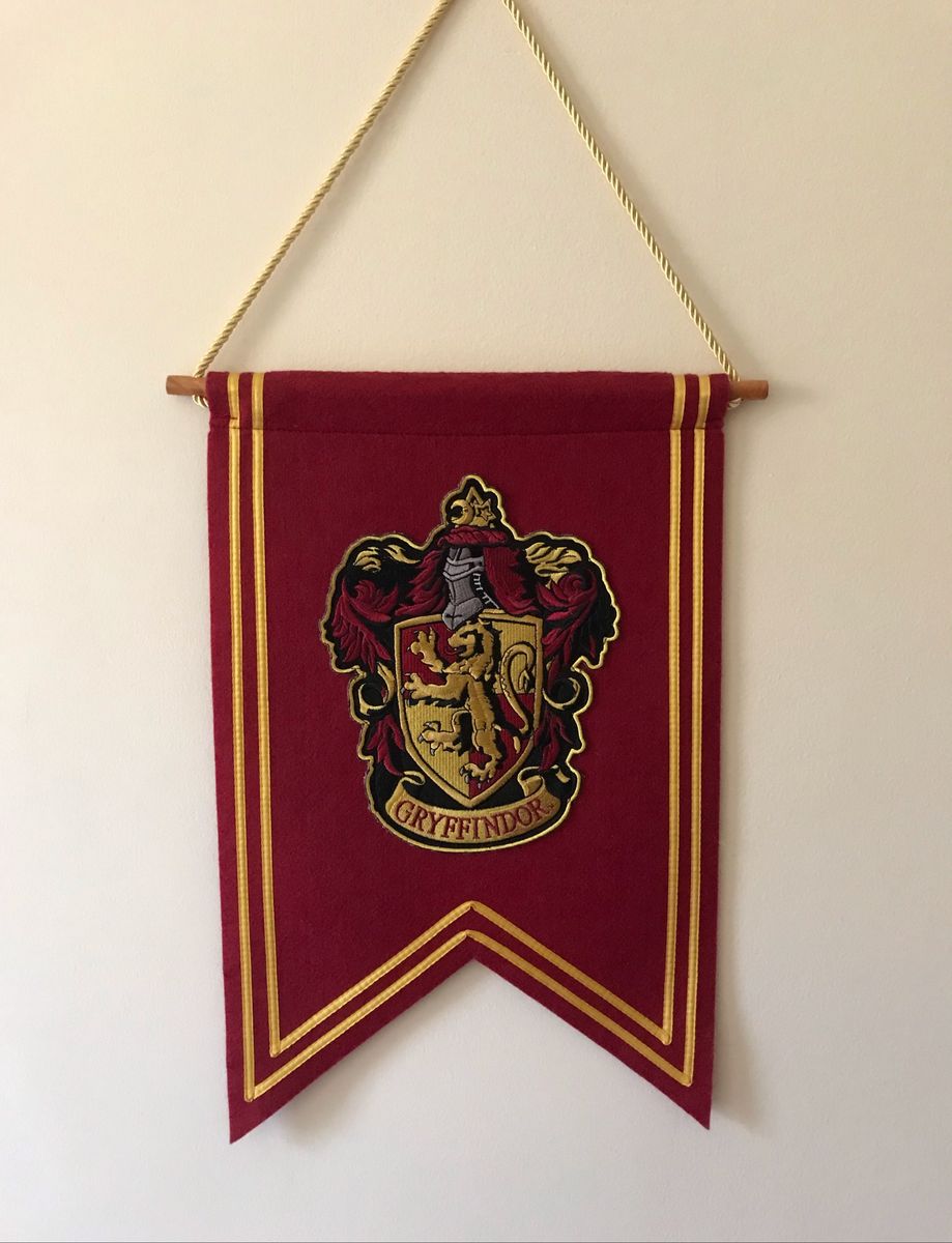 Gryffindor House Banner | Item de Decoração Warner Bros Nunca Usado ...