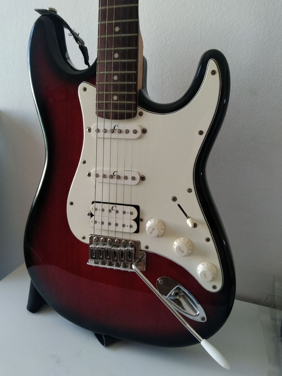 Guitarra Rx Stratocaster Vinho Rocky By Condor Case Item De M Sica Condor Usado