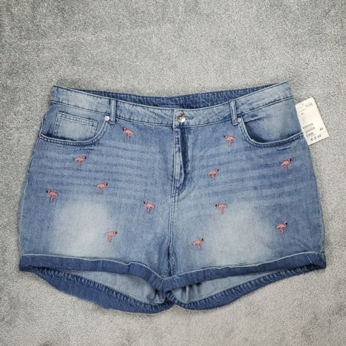 H m Plus Size Jeans Short de Cintura Alta com Flamingos H m Plus Size Jeans Short de Cintura Alta com Flamingos