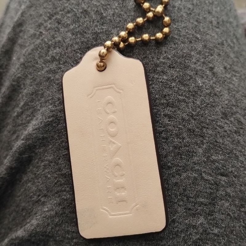 未使用級✨COACH multifunction case hang tag Hangtag Coach Original | Bolsa de mão Feminina Coach Nunca Usado
