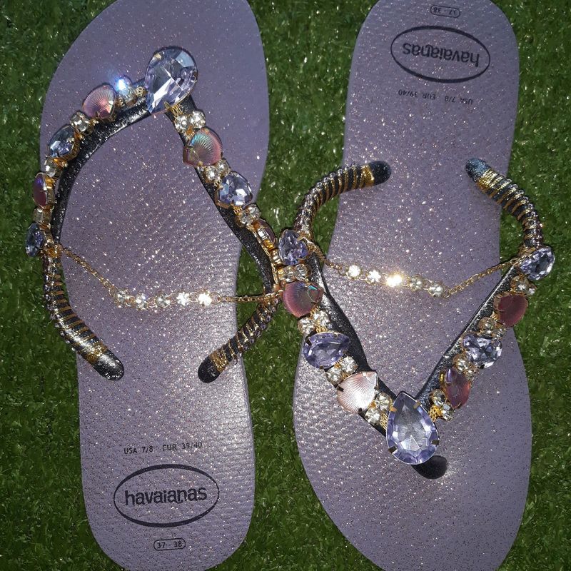 Chinelo Havaianas Personalizado Lv Logo Dourado Com Strass