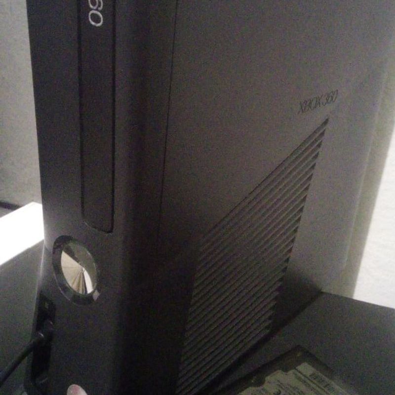 HD XBOX 360 - RGH com + DE 3000 Jogos - Escorrega o Preço