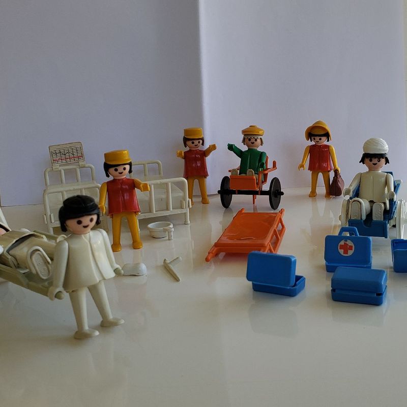 Playmobil clinic hot sale