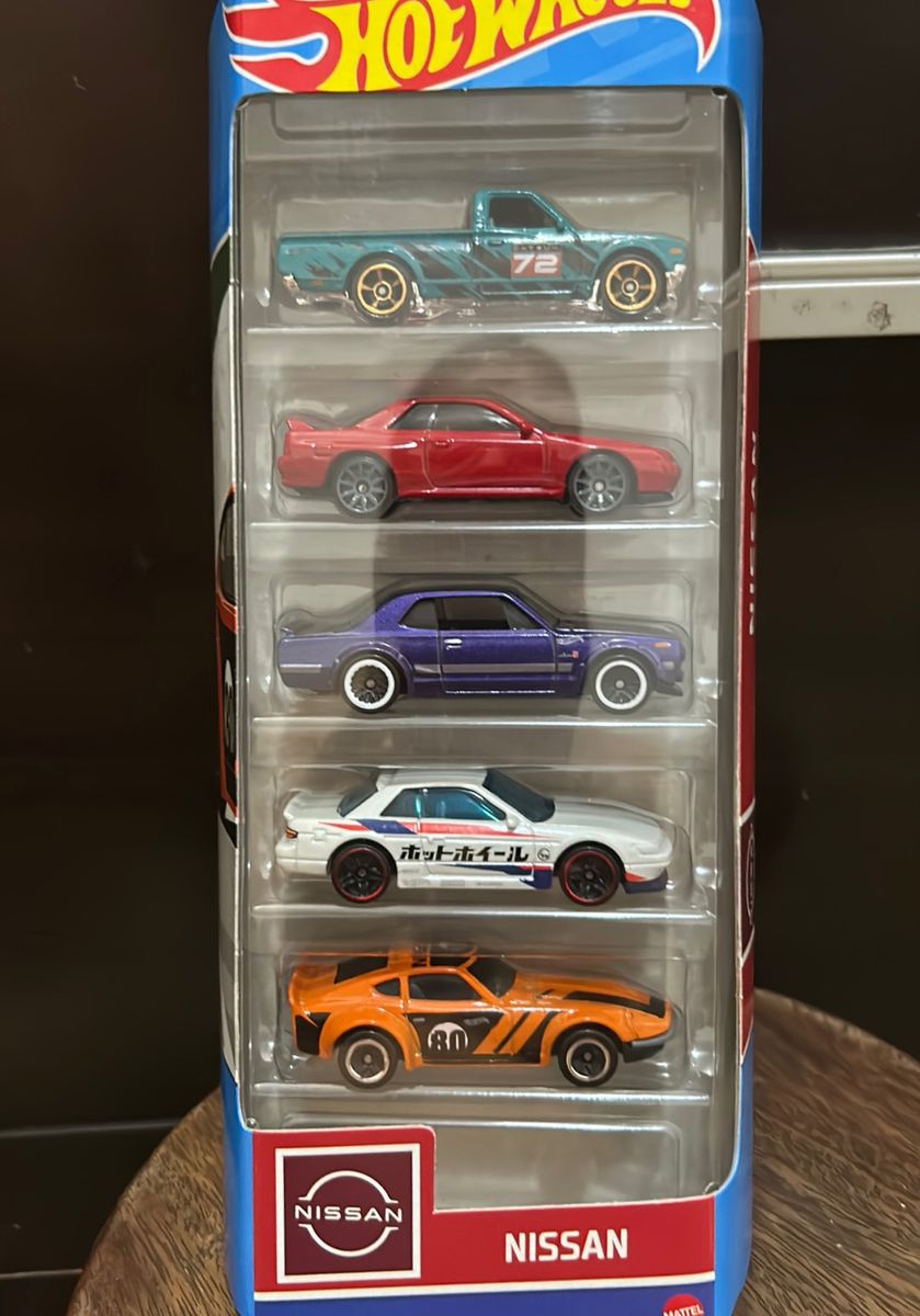 Hot Wheels Pack 5 Cars da Nissan - Contém Nissan Skyline Gt-R e
