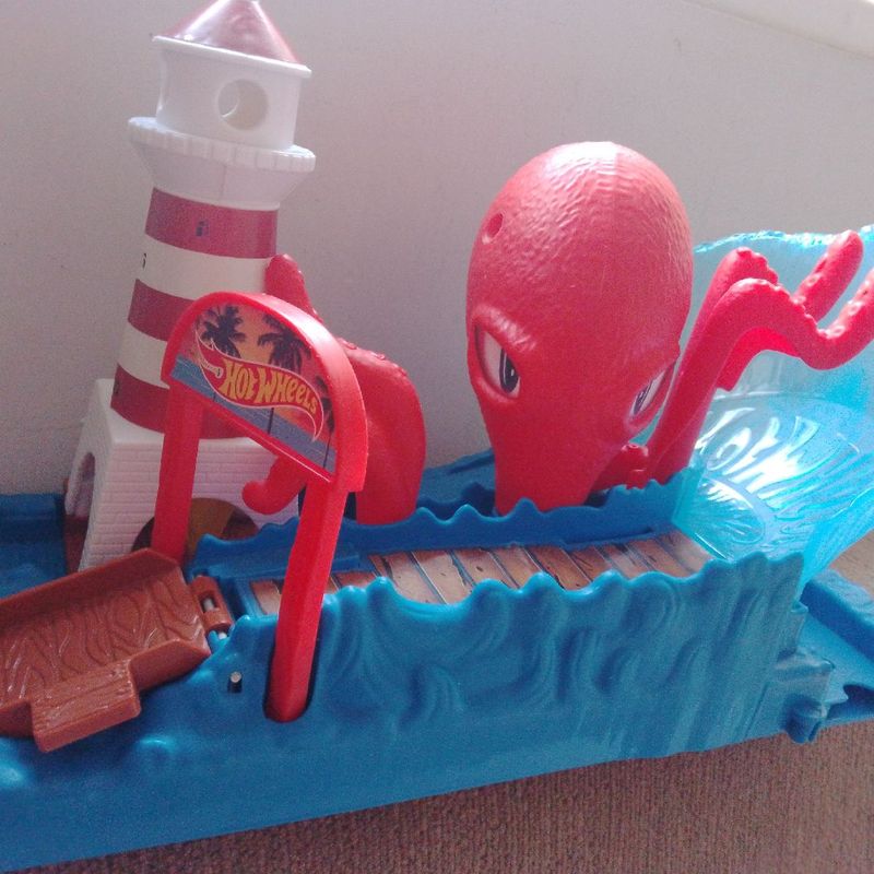 Hot Wheels Pista Ataque do Polvo No Farol Brinquedo Hot Wheels