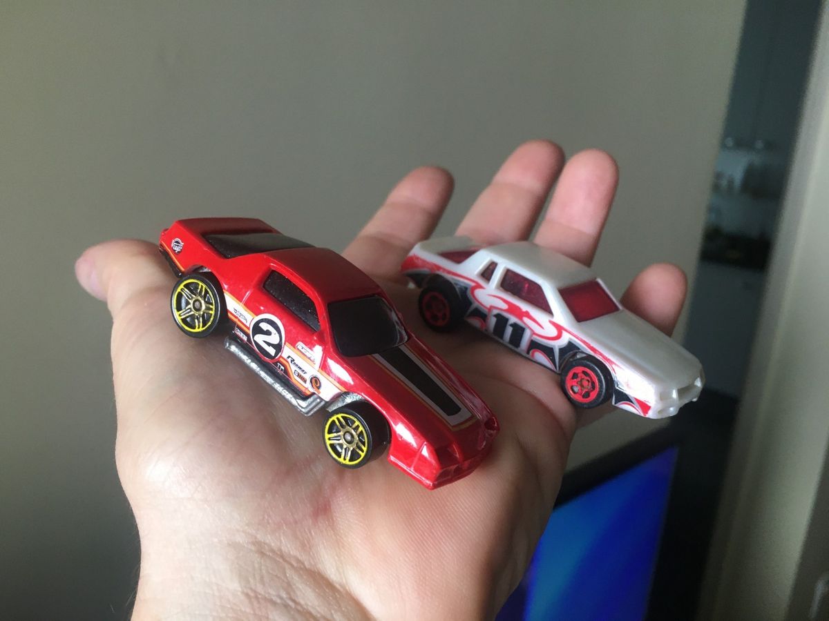 Hot Wheels Stock Car Carro Corrida Camaro Z20 e Chevy Stocker