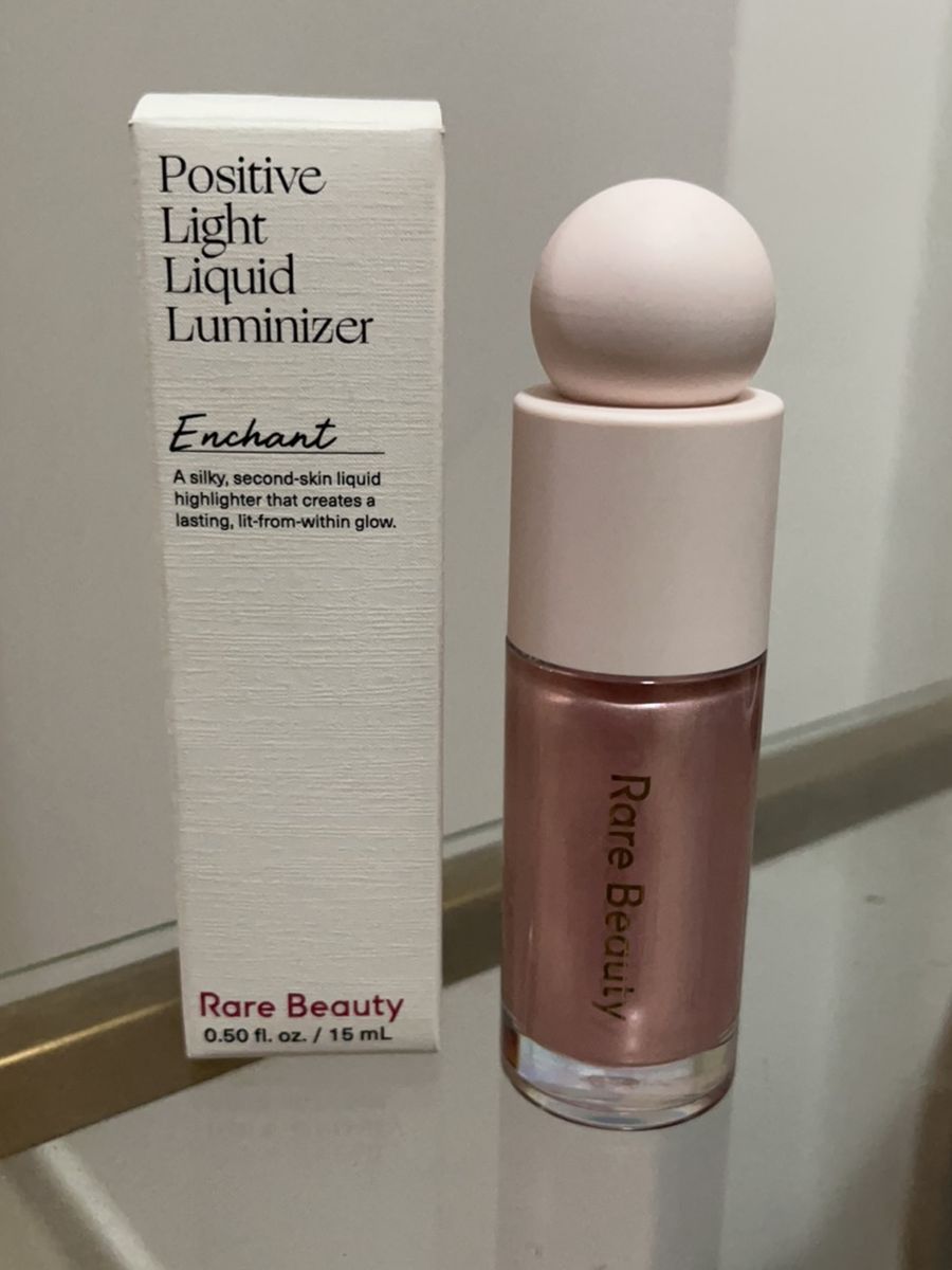 Corrector iluminador Rare Beauty Liquid Touch