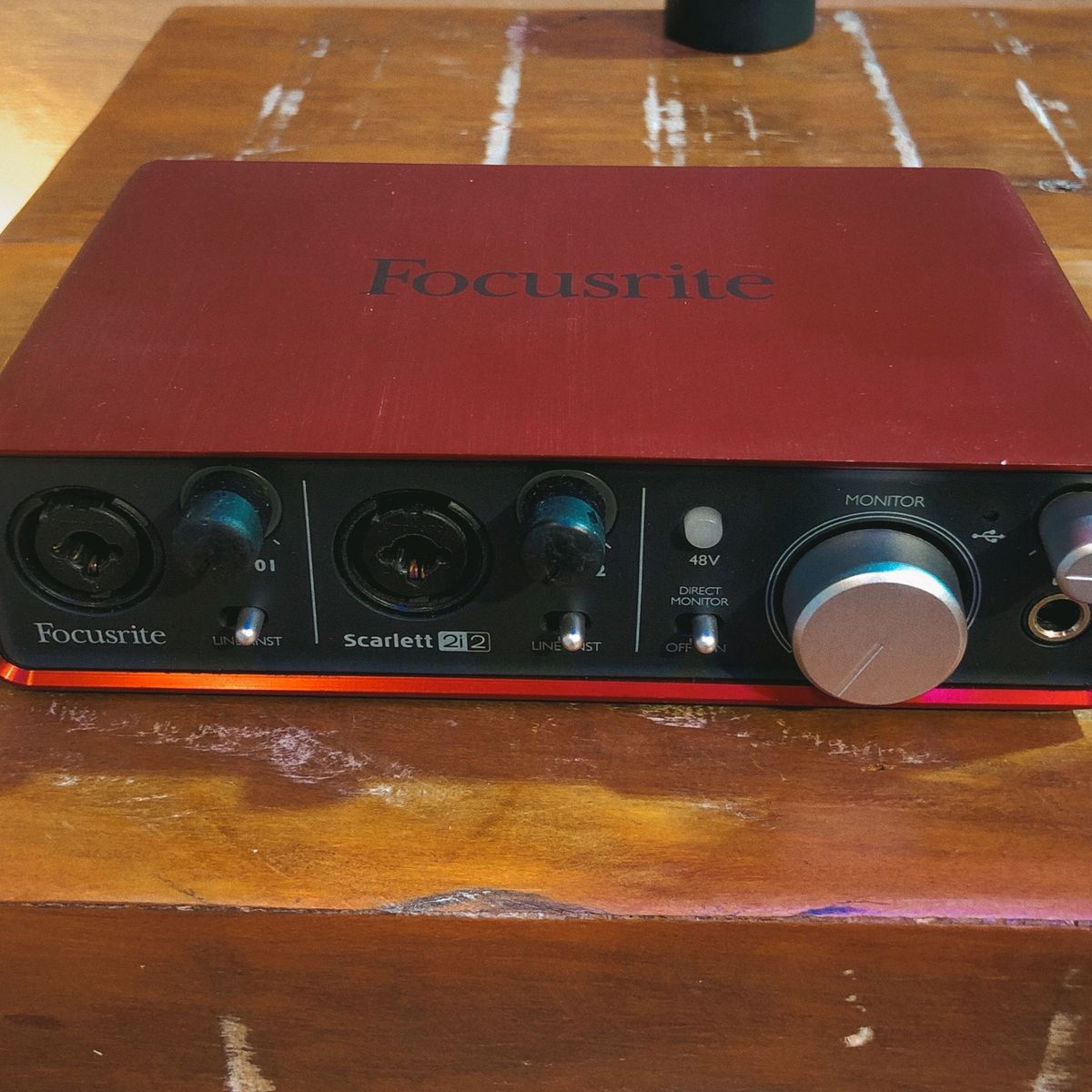 Interface de Áudio Scarlett 2i2 Na Caixa Item de Música Focusrite