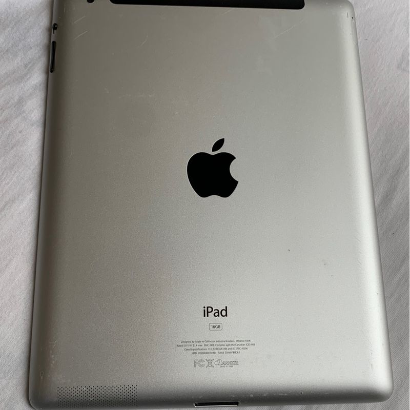 Apple iPad2（第2世代）wifiモデル 16GB｜タブレット