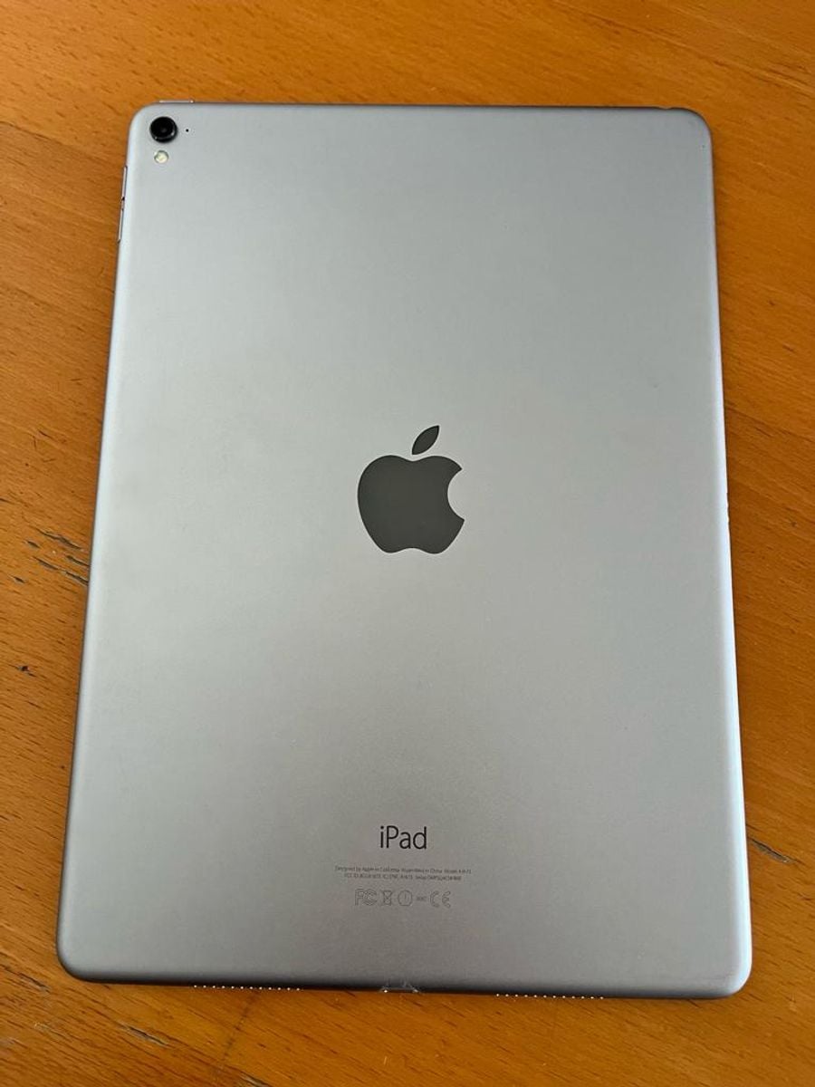 32gb 第１世代 iPad 本体 Apple pro グレー