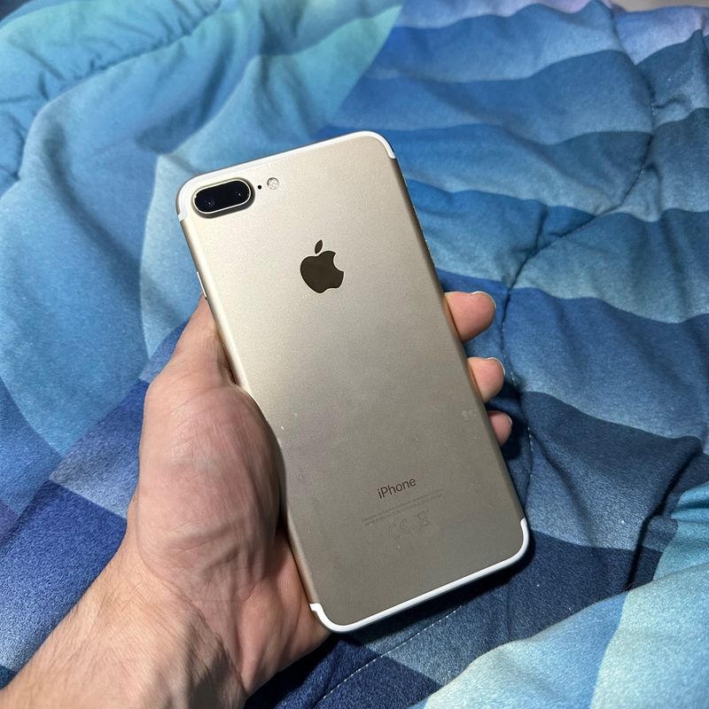 IPhone 7 hotsell Plus 32 GB