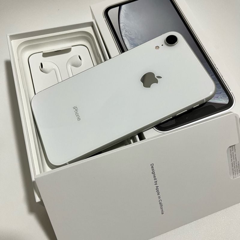 Apple - 【あやか】iPhone XR 64gb バッテリー83% Iphone Xr 64gb Bateria 83%. Impecável! | Apple Usado 97764832 | enjoei