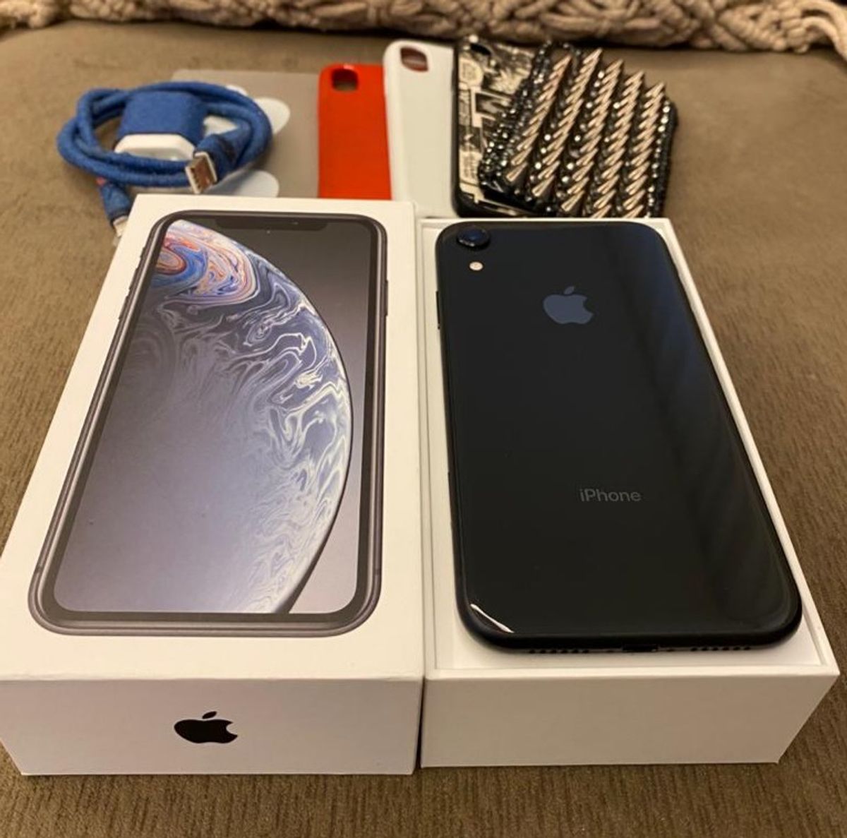 ロングセラー iPhone XR Black 64GB au SIMフリー - スマートフォン