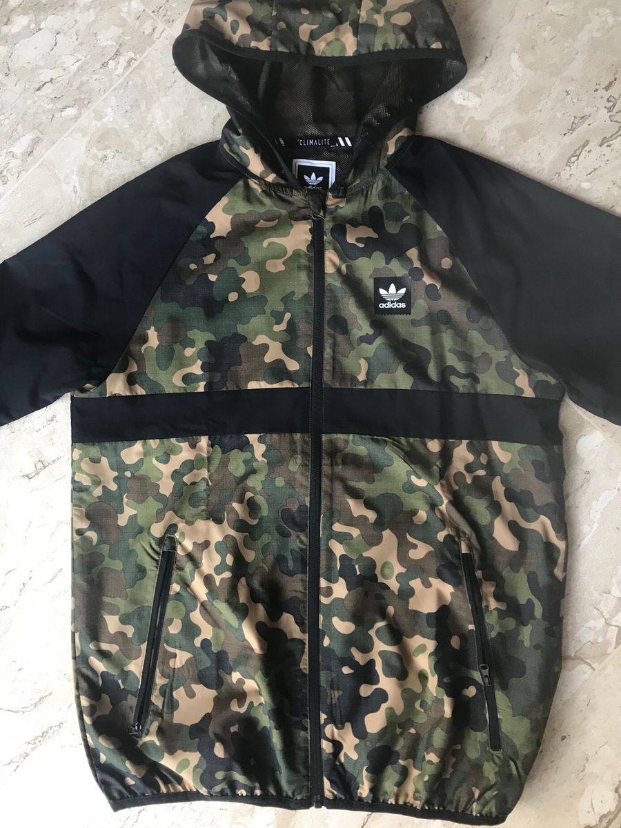 jaqueta camuflada masculina adidas