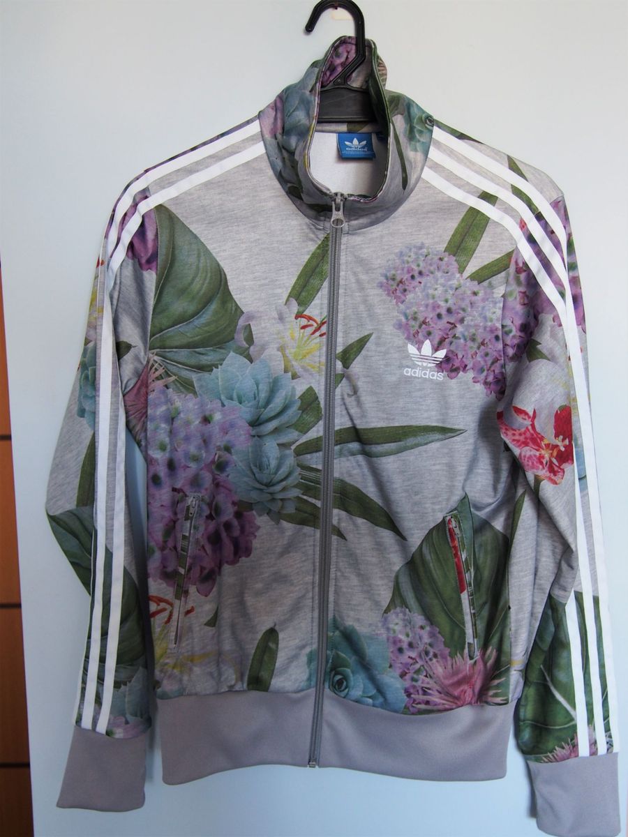 jaqueta floral adidas