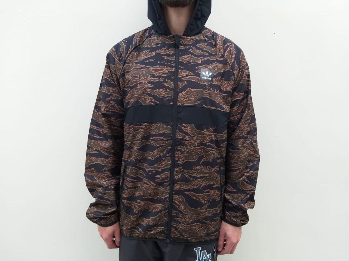 Corta vento hot sale adidas camuflada