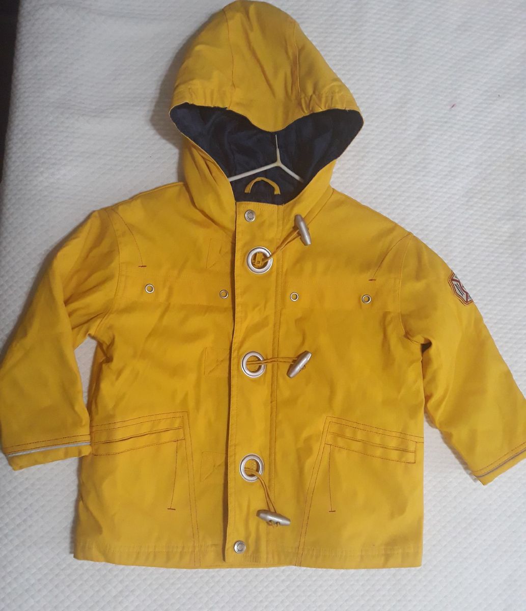 jaqueta amarela infantil