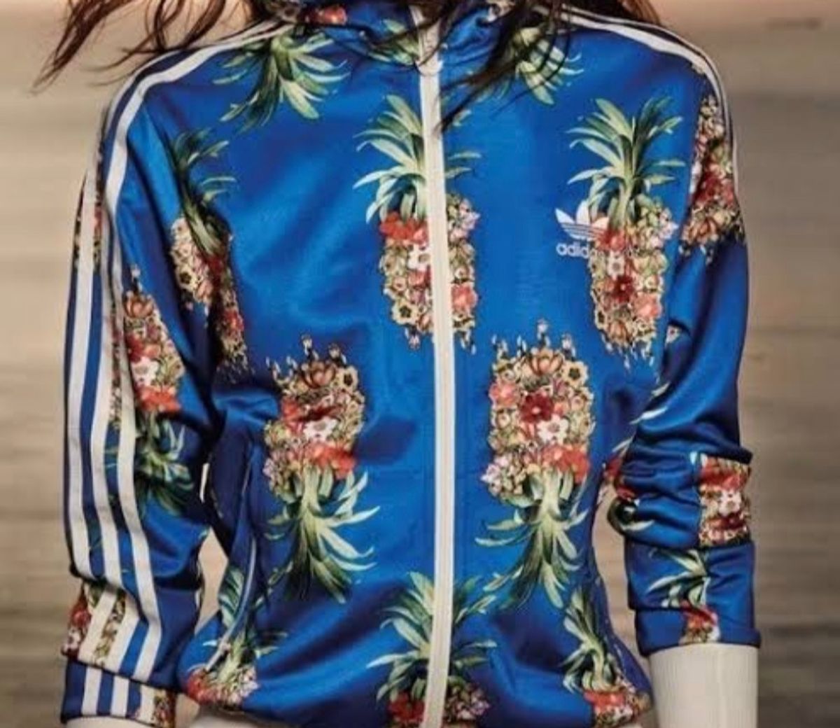 jaqueta bomber adidas floral