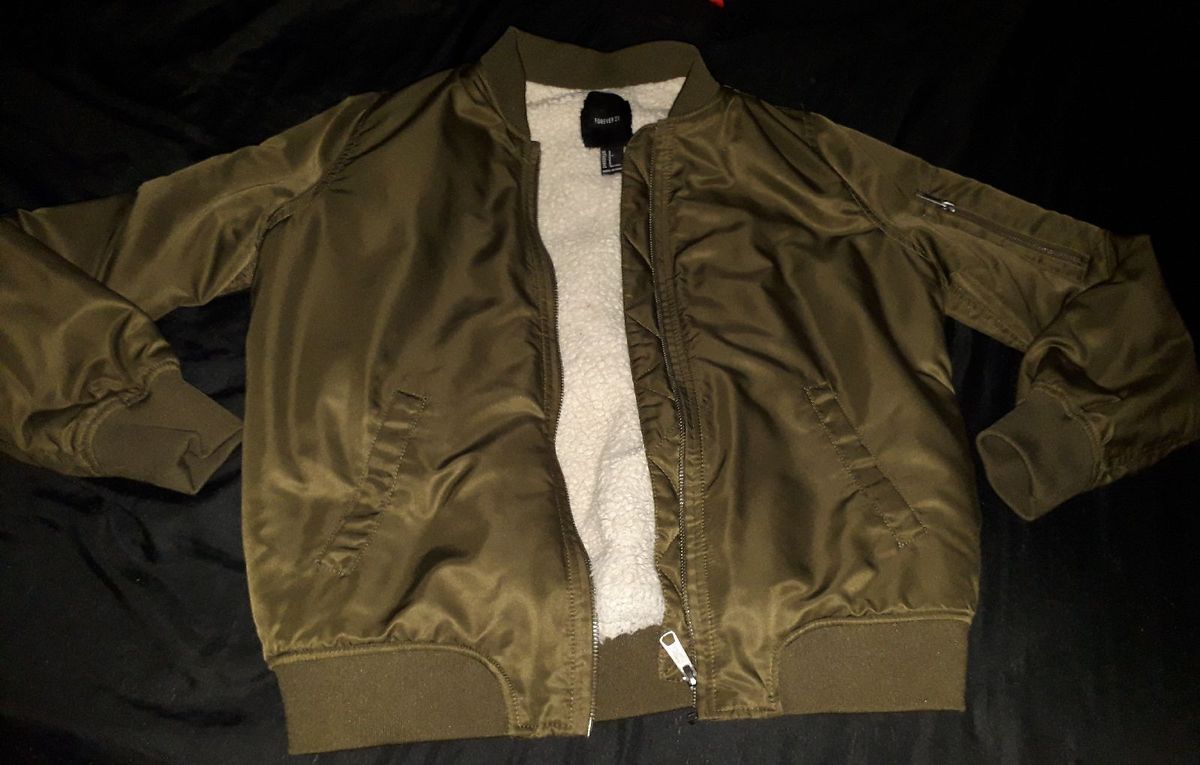 jaqueta bomber verde militar feminina