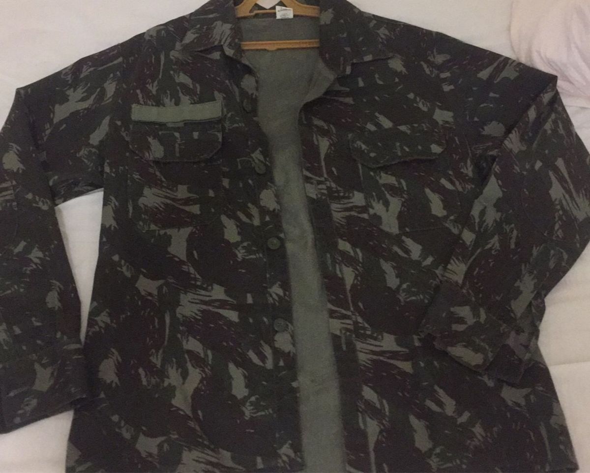 jaqueta camuflada exercito