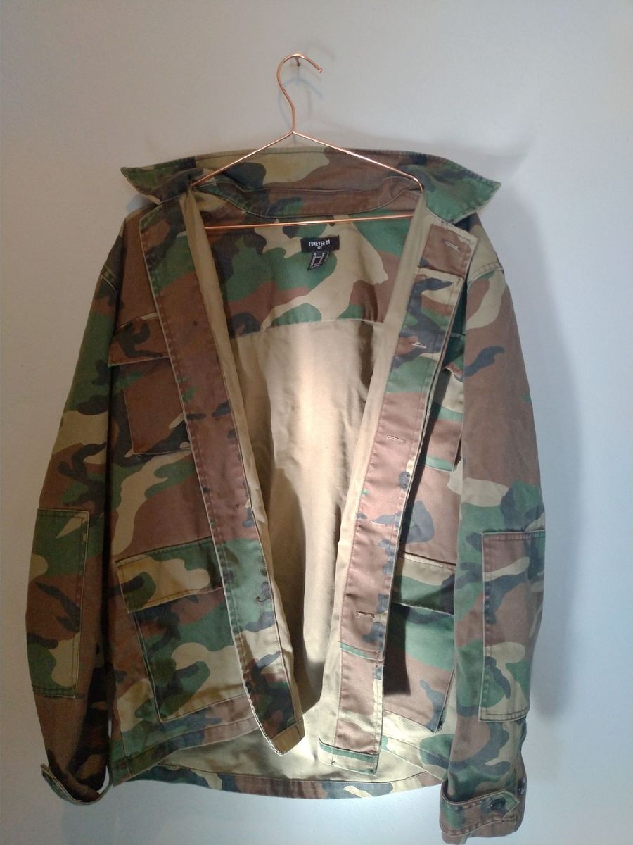 casaco camuflado feminino forever 21