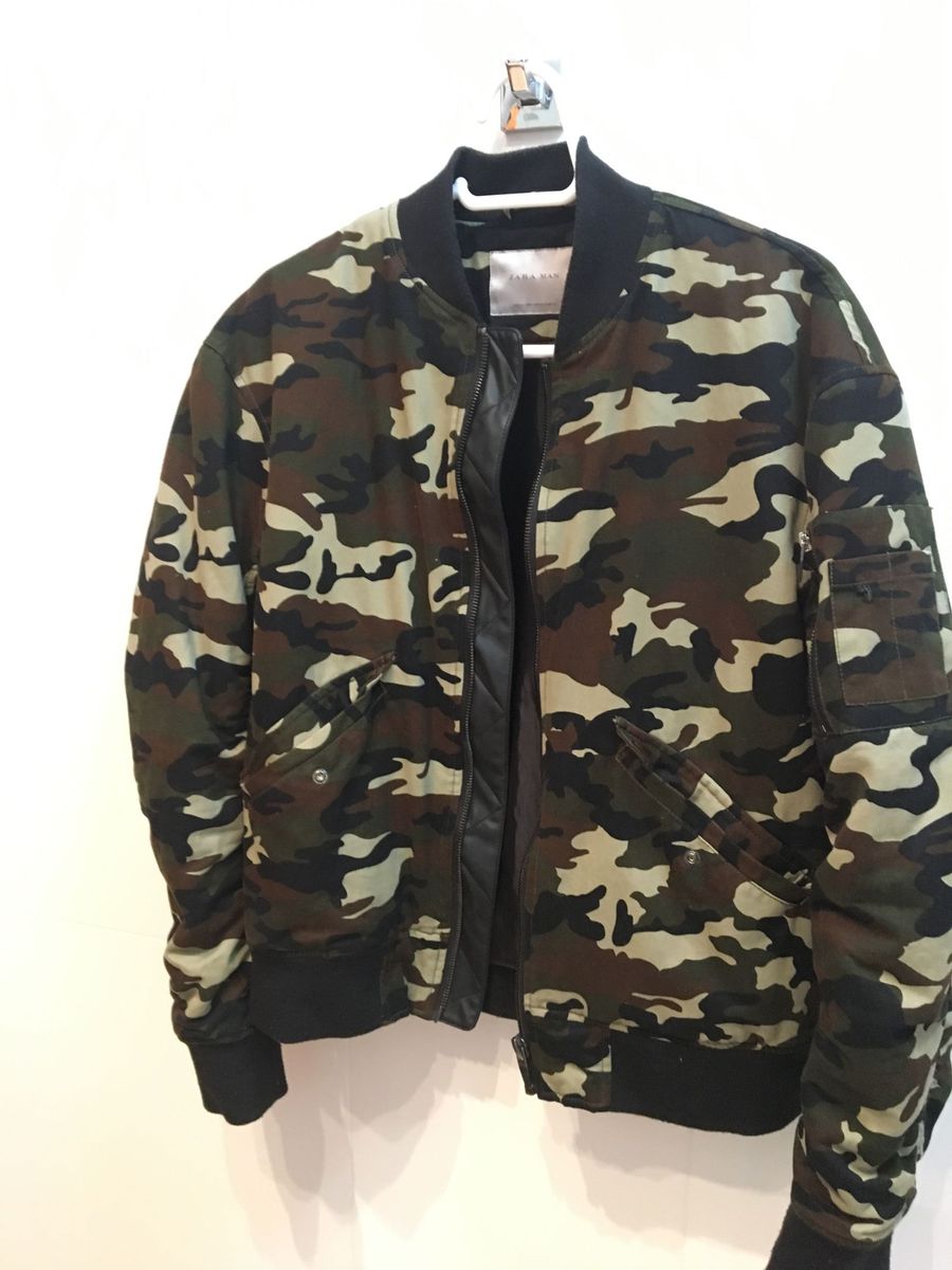 jaqueta camuflada zara