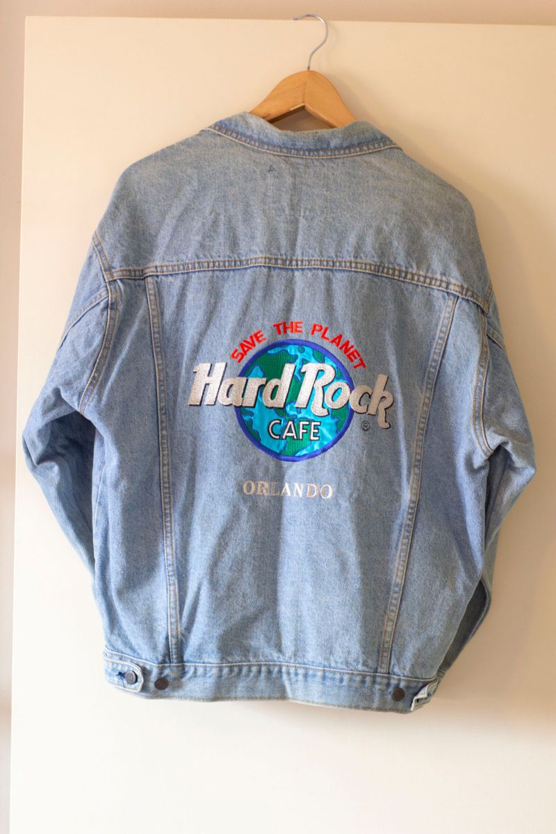 jaqueta jeans hard rock brecho