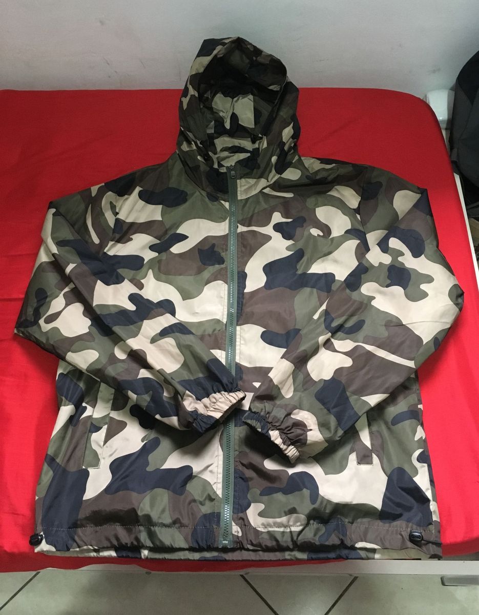 jaqueta corta vento camuflada masculina