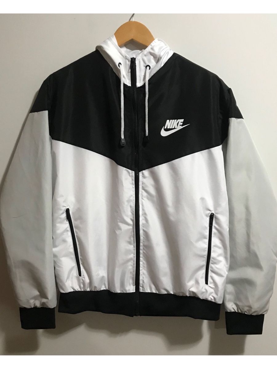 casaco nike branco e preto