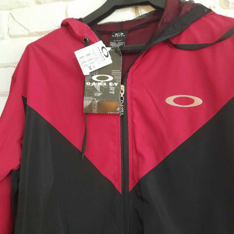 Jaqueta Corta-vento, Nylon, Preto e Vermelha, Marca Oakley, Tamanho  Roupa Esportiva Masculino Oakley Usado 93356574 enjoei