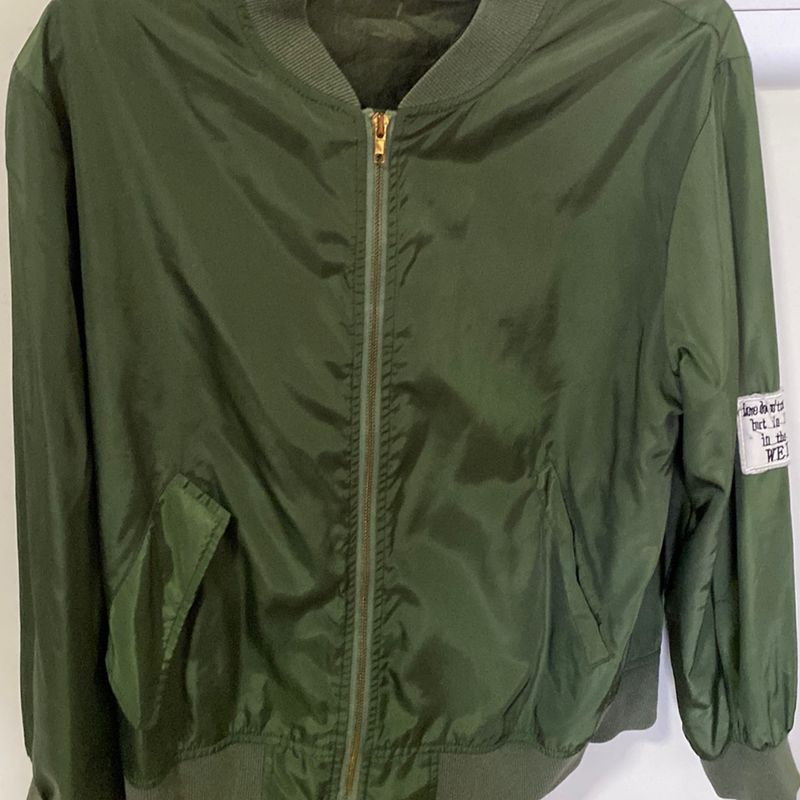 Corta vento sale verde militar feminino