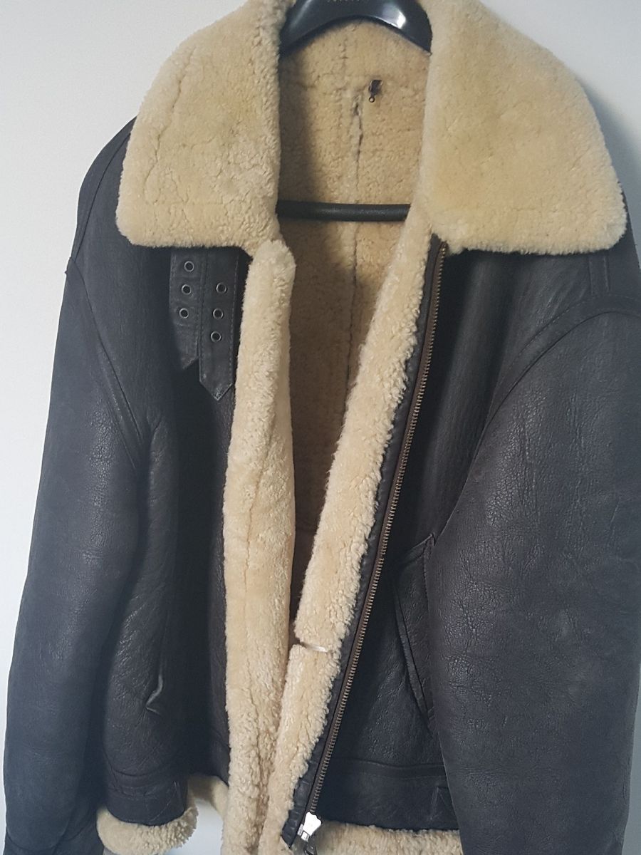 jaqueta de couro com pelo de ovelha