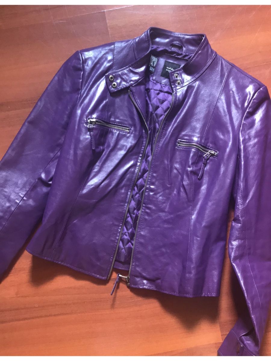 jaqueta de couro roxa