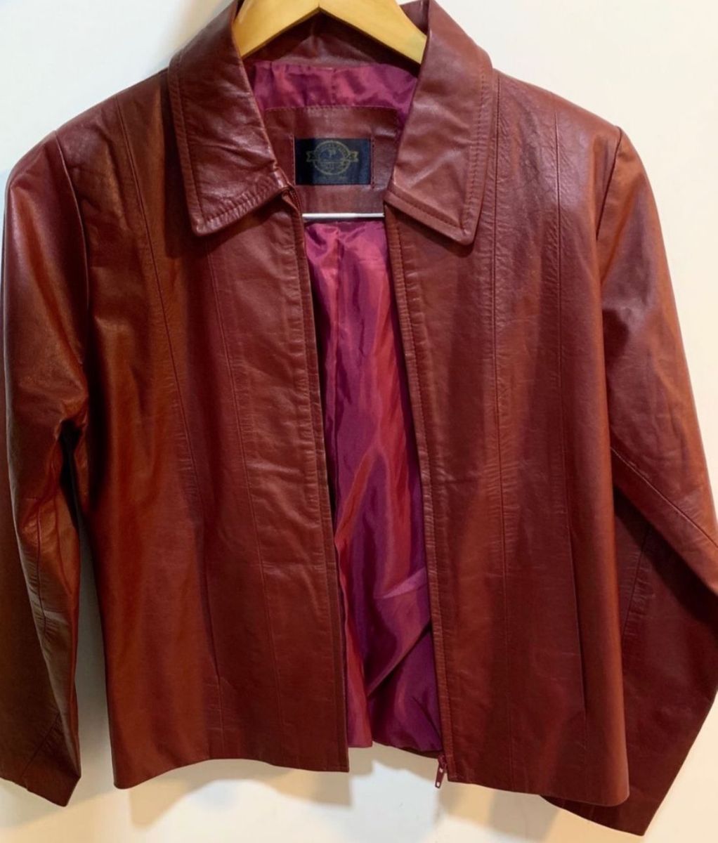 jaqueta de couro feminina cor vinho