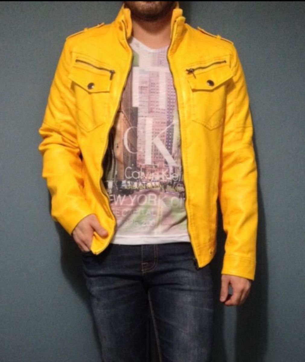 jaqueta amarela zara