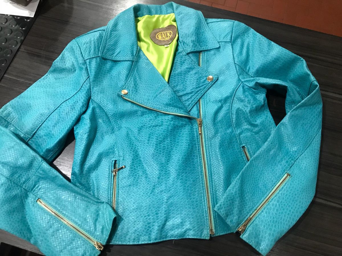 jaqueta azul turquesa