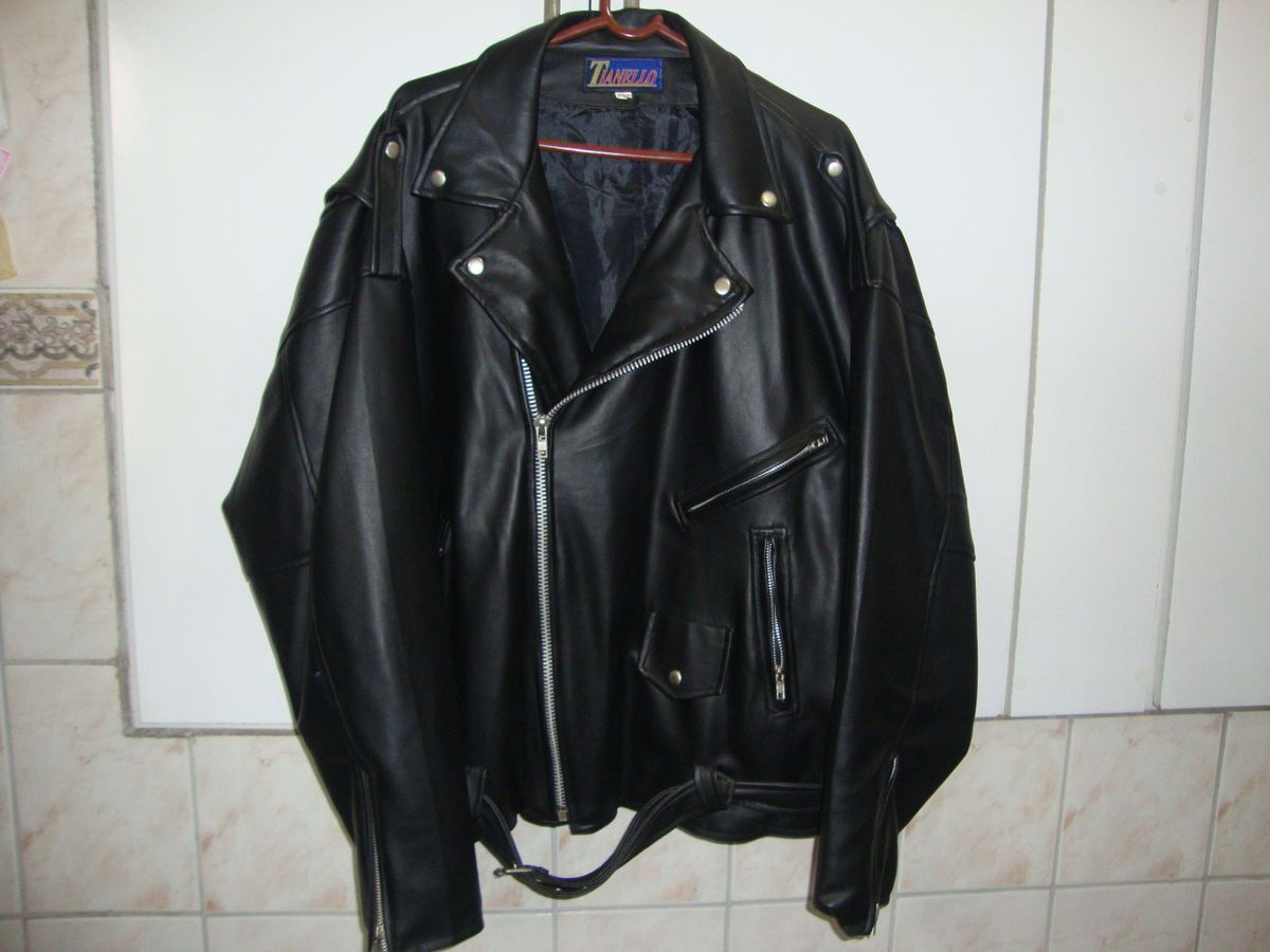 jaqueta de couro estilosa