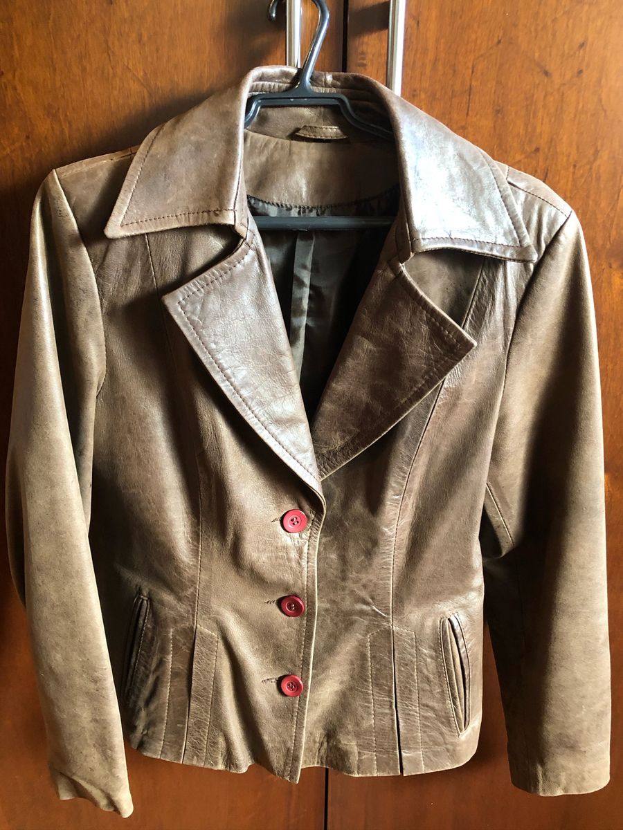 jaqueta de couro tipo blazer