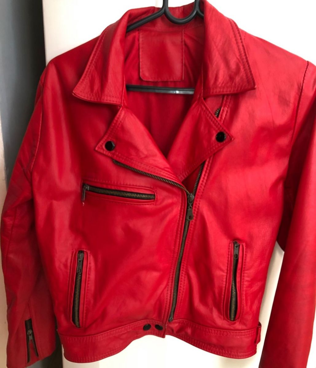 jaqueta feminina de couro vermelha