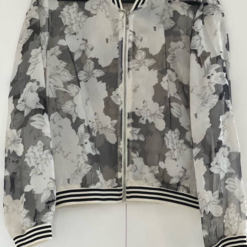 Jaqueta de Organza Floral Preta e Branca Juju Costa P Casaco Feminino  Juju Costa Usado 66720472 enjoei
