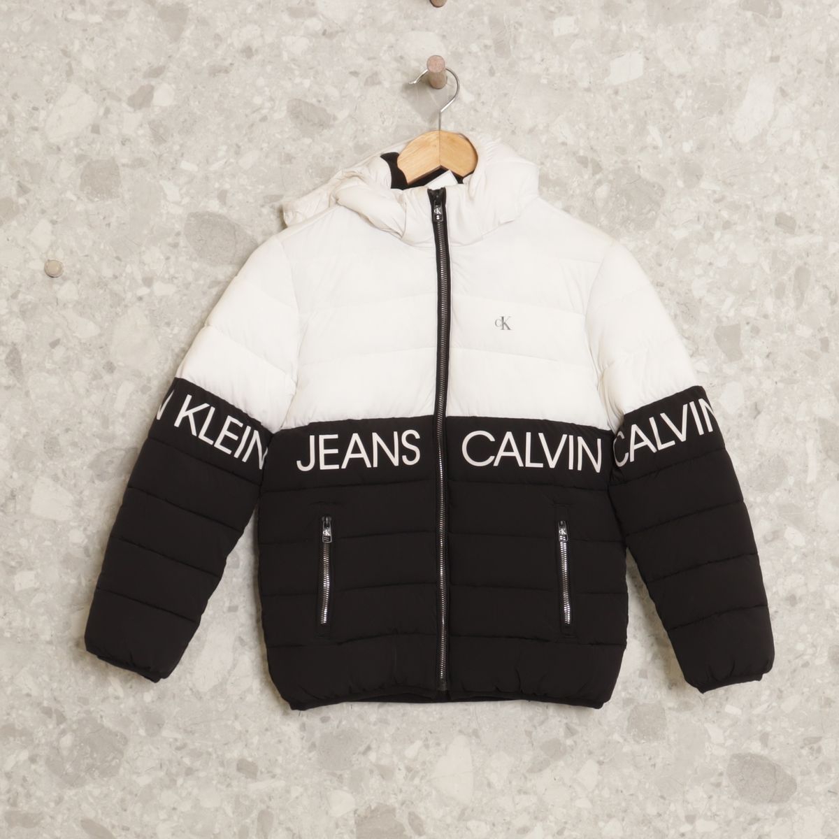 Jaqueta Doudoune Branca e Preta Calvin Klein Calvin-Klein Usado