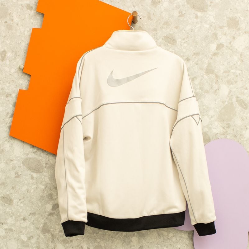 Jaqueta Duplaface Branca e Dourada Nike X Ambush Casaco Feminino Nike X  Ambush Usado 97194021 enjoei