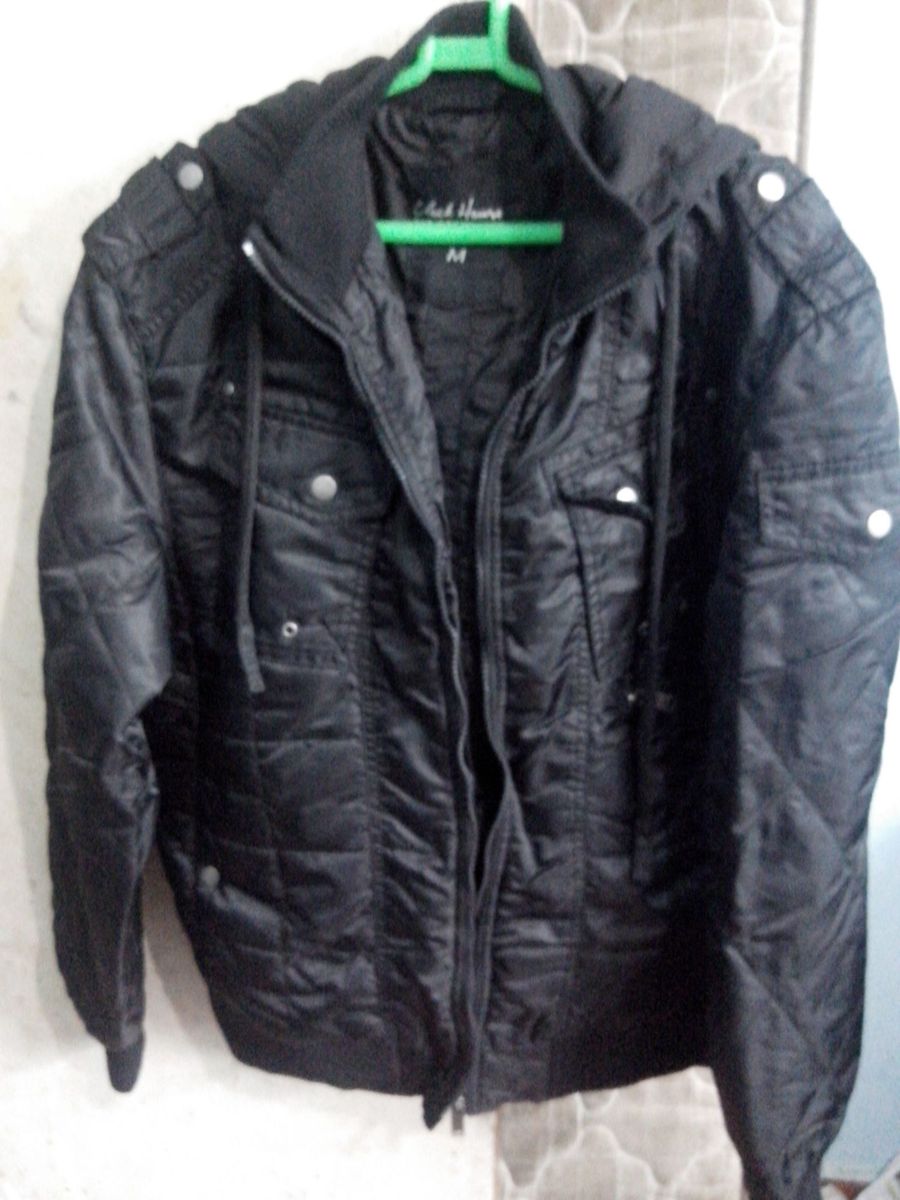 corte de cabelo jogado para o lado