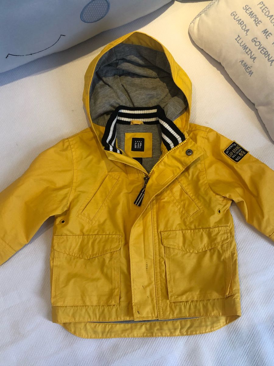 jaqueta amarela infantil