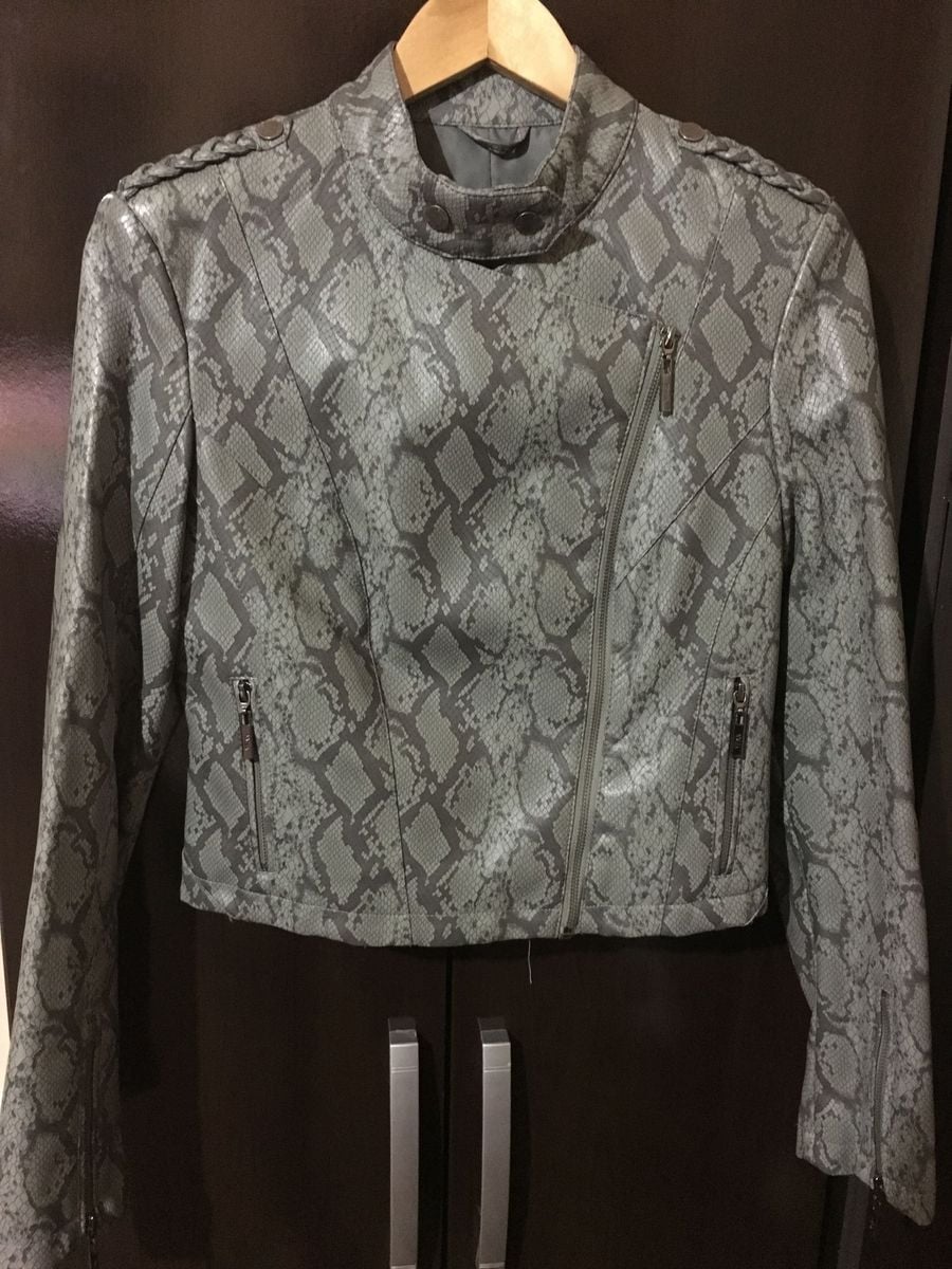 jaqueta de couro esfarelando o que fazer