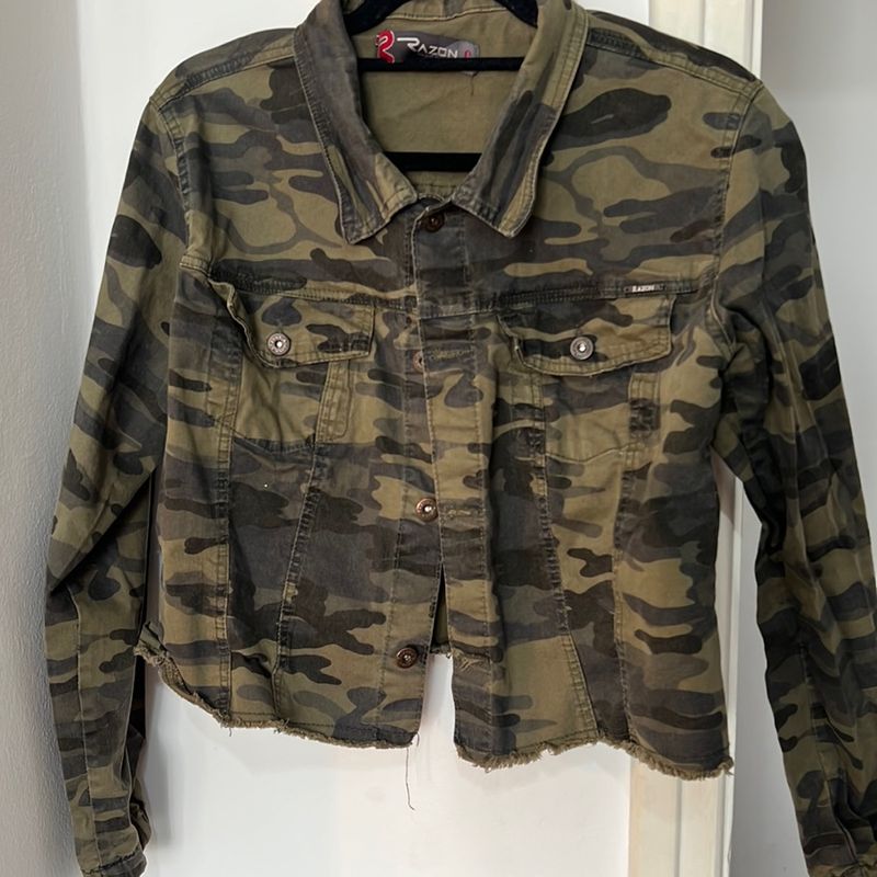 Jaqueta best sale sarja camuflada