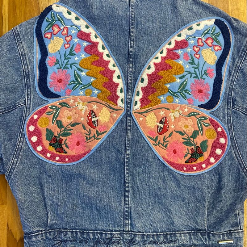 Jaqueta Jeans Bordado Borboleta Lez a Lez Casaco Feminino Lez A Lez Usado  86345711 enjoei