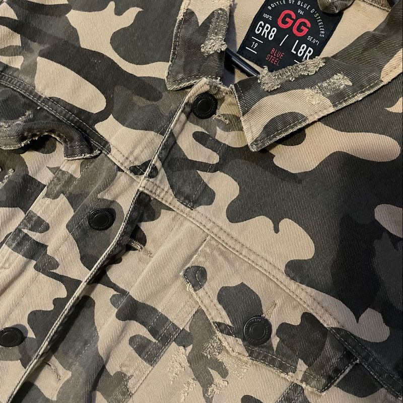 Jaqueta com 2024 estampa militar